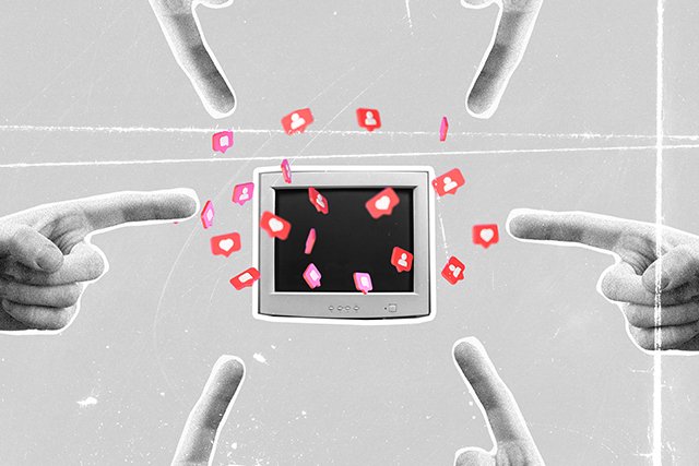 Manos señalando hacia una pantalla vintage rodeada de íconos de 'me gusta' y 'comentarios'.